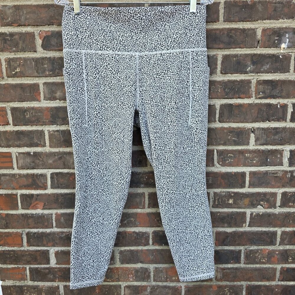 ATHLETA Black And White Leggings Salutation Stash Textured Size L Cheetah